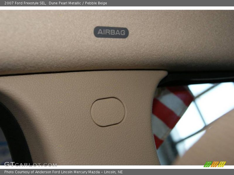 Dune Pearl Metallic / Pebble Beige 2007 Ford Freestyle SEL