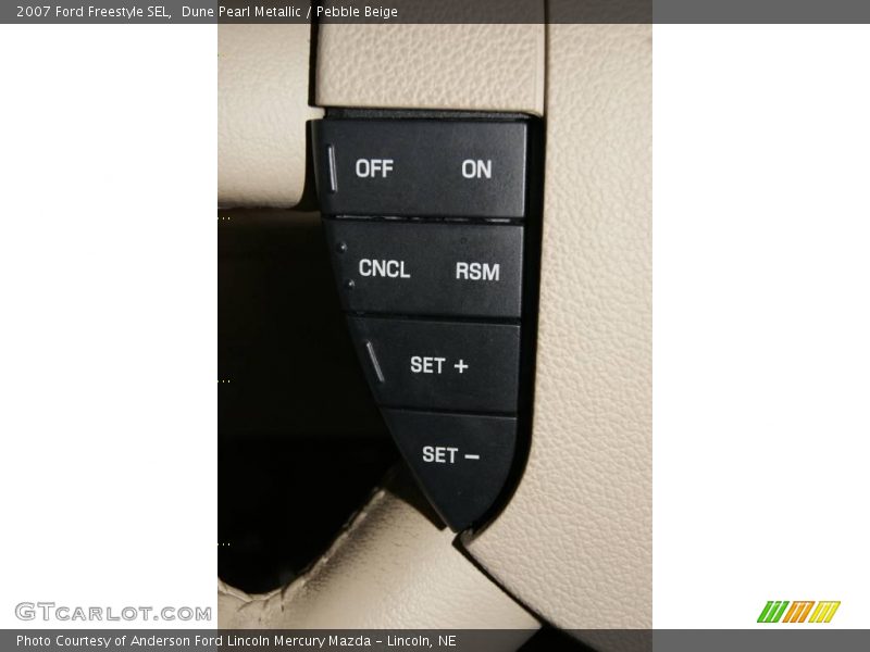 Dune Pearl Metallic / Pebble Beige 2007 Ford Freestyle SEL