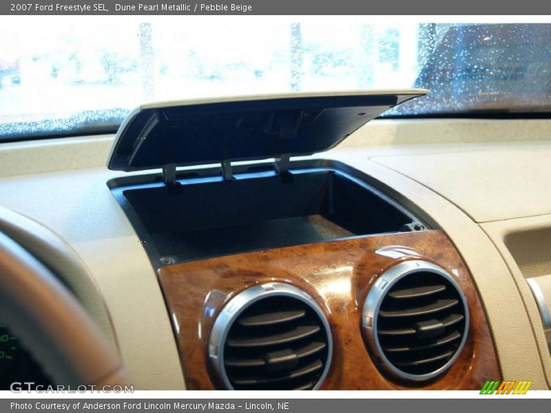 Dune Pearl Metallic / Pebble Beige 2007 Ford Freestyle SEL