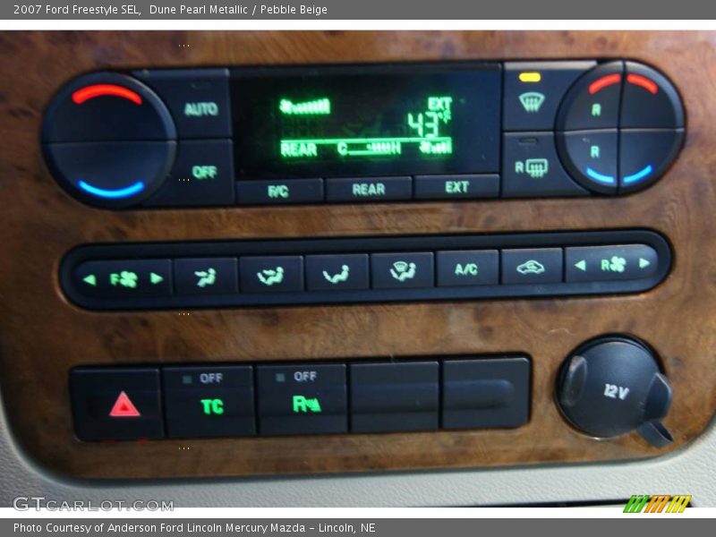 Dune Pearl Metallic / Pebble Beige 2007 Ford Freestyle SEL