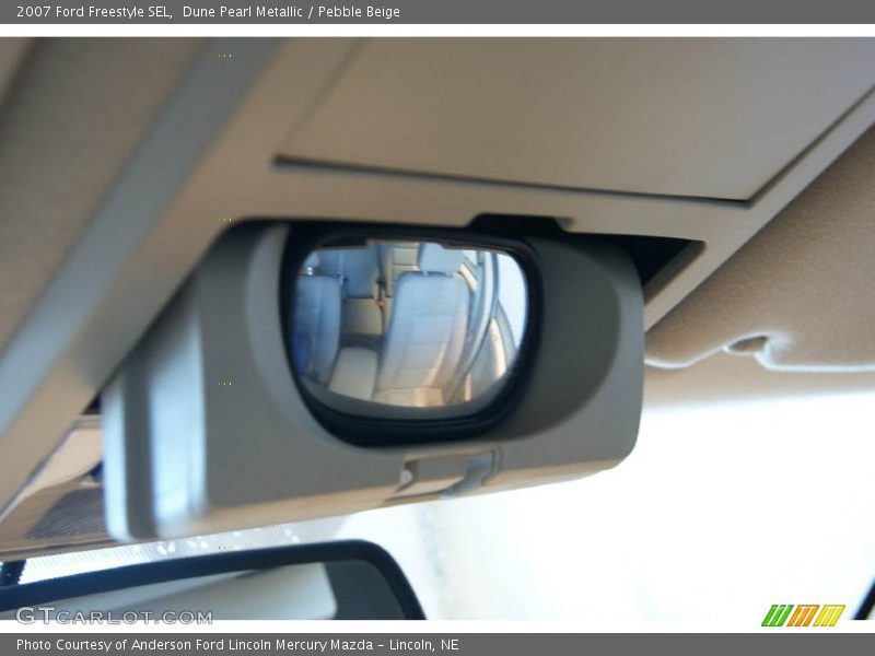 Dune Pearl Metallic / Pebble Beige 2007 Ford Freestyle SEL