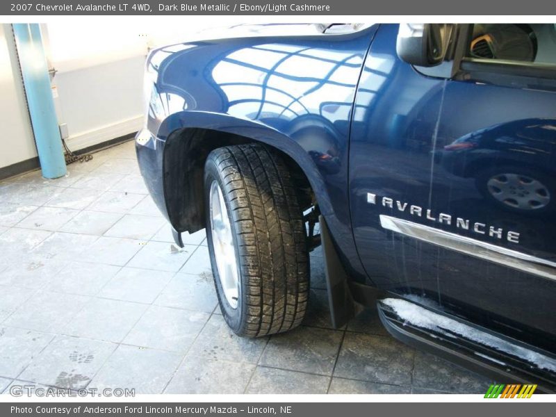Dark Blue Metallic / Ebony/Light Cashmere 2007 Chevrolet Avalanche LT 4WD