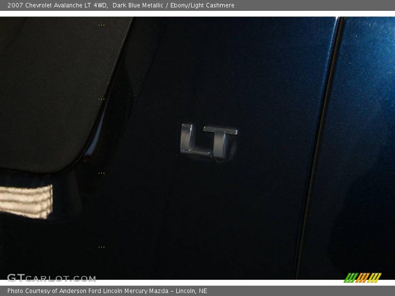 Dark Blue Metallic / Ebony/Light Cashmere 2007 Chevrolet Avalanche LT 4WD