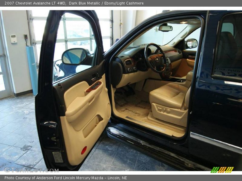 Dark Blue Metallic / Ebony/Light Cashmere 2007 Chevrolet Avalanche LT 4WD
