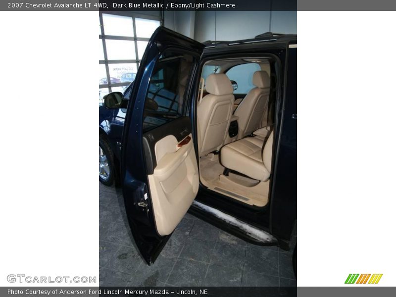 Dark Blue Metallic / Ebony/Light Cashmere 2007 Chevrolet Avalanche LT 4WD