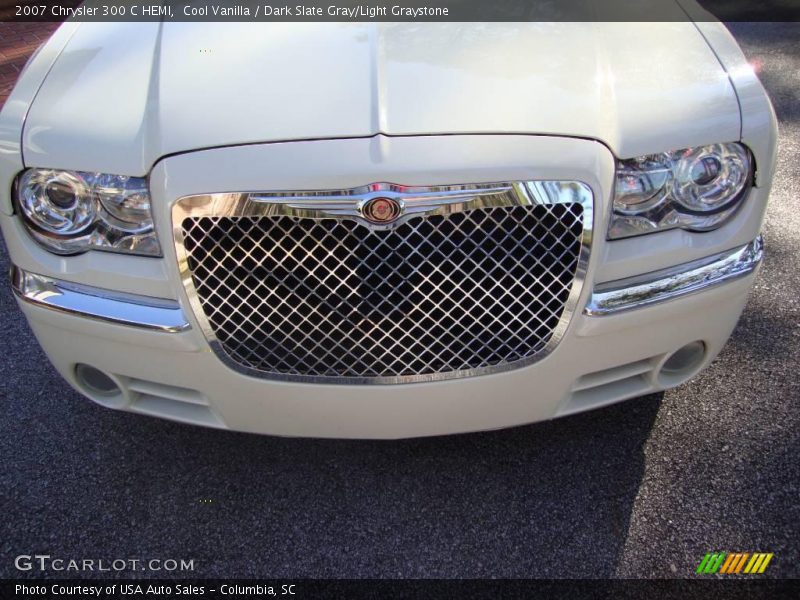 Cool Vanilla / Dark Slate Gray/Light Graystone 2007 Chrysler 300 C HEMI