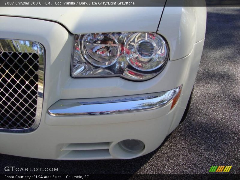 Cool Vanilla / Dark Slate Gray/Light Graystone 2007 Chrysler 300 C HEMI