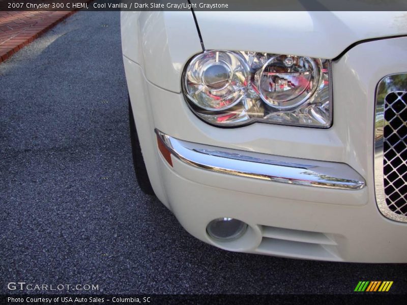 Cool Vanilla / Dark Slate Gray/Light Graystone 2007 Chrysler 300 C HEMI