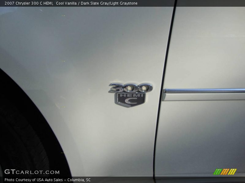 Cool Vanilla / Dark Slate Gray/Light Graystone 2007 Chrysler 300 C HEMI