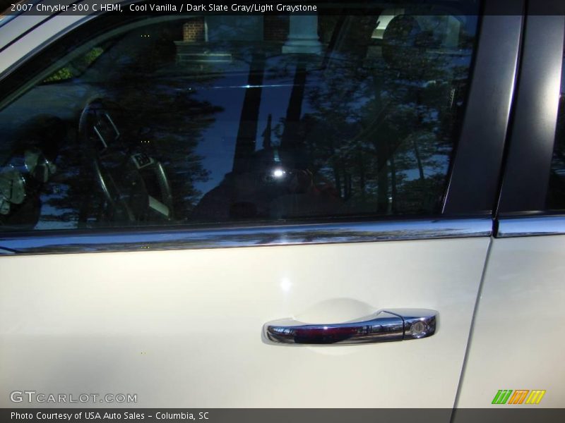 Cool Vanilla / Dark Slate Gray/Light Graystone 2007 Chrysler 300 C HEMI