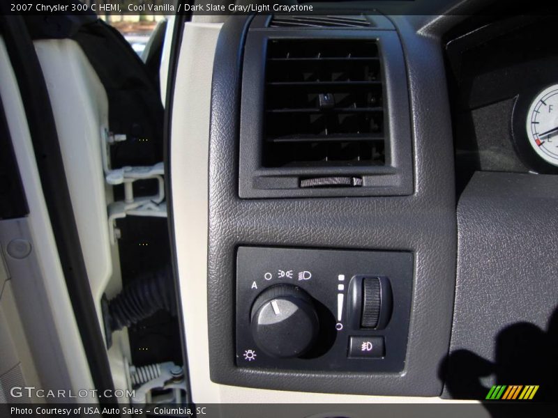 Cool Vanilla / Dark Slate Gray/Light Graystone 2007 Chrysler 300 C HEMI