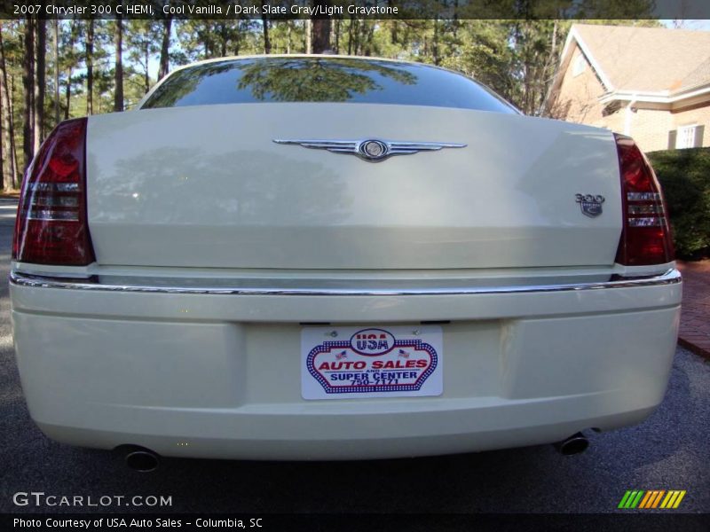 Cool Vanilla / Dark Slate Gray/Light Graystone 2007 Chrysler 300 C HEMI