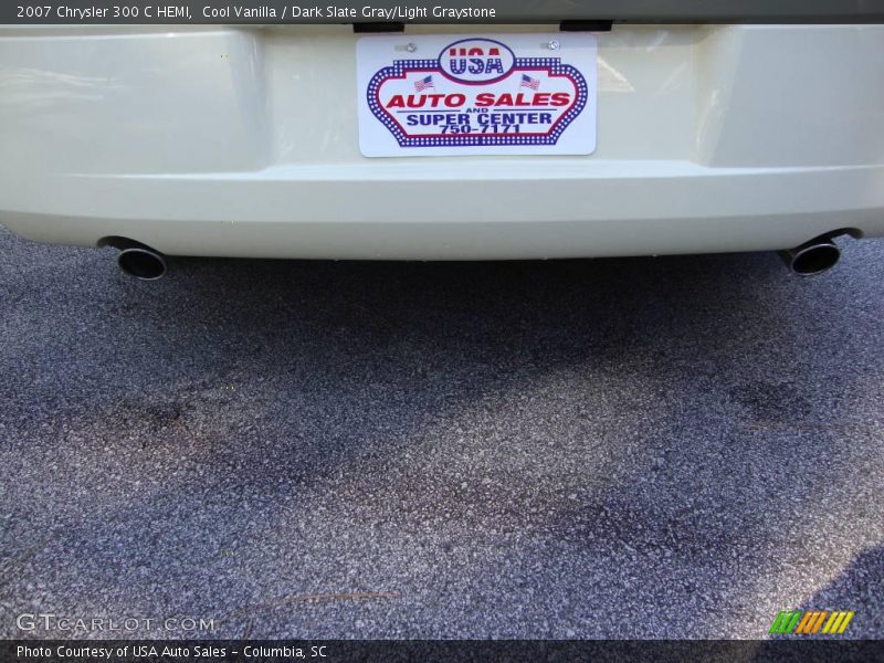 Cool Vanilla / Dark Slate Gray/Light Graystone 2007 Chrysler 300 C HEMI