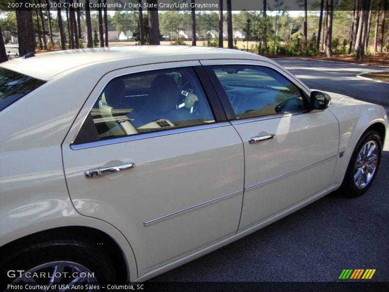 Cool Vanilla / Dark Slate Gray/Light Graystone 2007 Chrysler 300 C HEMI