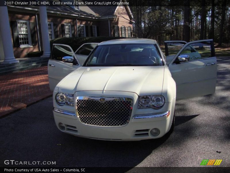 Cool Vanilla / Dark Slate Gray/Light Graystone 2007 Chrysler 300 C HEMI