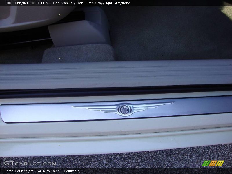 Cool Vanilla / Dark Slate Gray/Light Graystone 2007 Chrysler 300 C HEMI