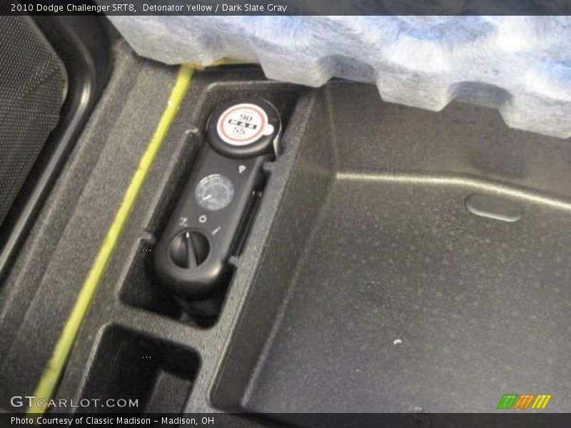 Detonator Yellow / Dark Slate Gray 2010 Dodge Challenger SRT8