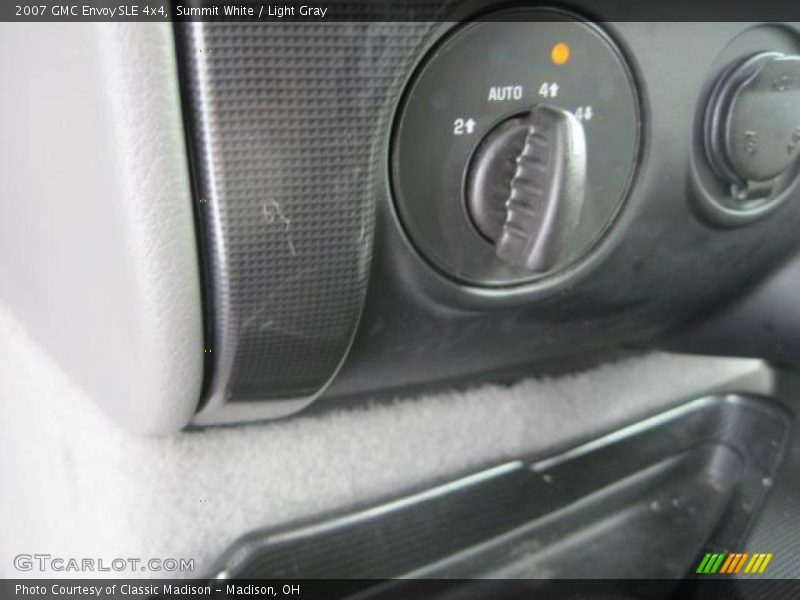 Summit White / Light Gray 2007 GMC Envoy SLE 4x4