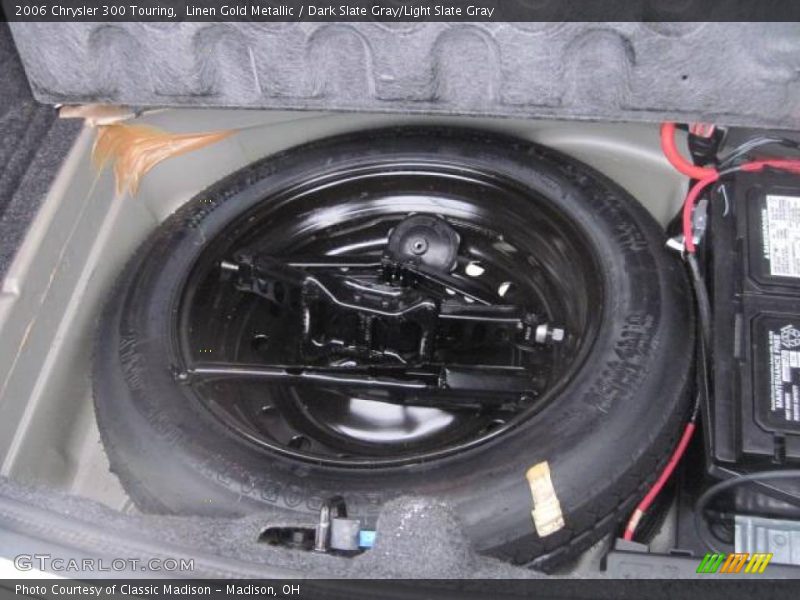 Linen Gold Metallic / Dark Slate Gray/Light Slate Gray 2006 Chrysler 300 Touring