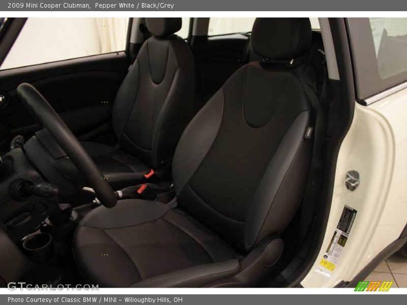 Pepper White / Black/Grey 2009 Mini Cooper Clubman