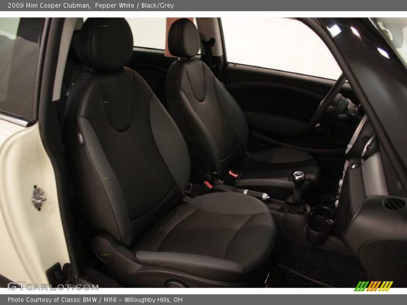 Pepper White / Black/Grey 2009 Mini Cooper Clubman
