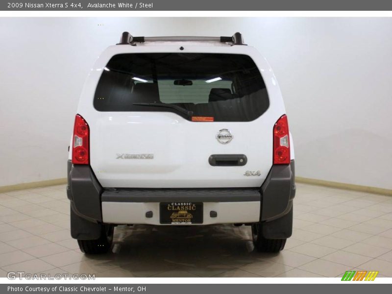 Avalanche White / Steel 2009 Nissan Xterra S 4x4