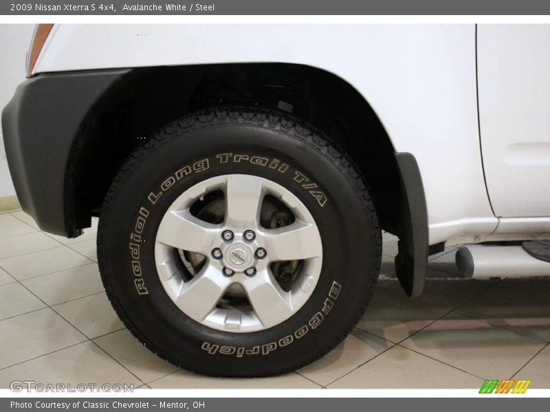 Avalanche White / Steel 2009 Nissan Xterra S 4x4