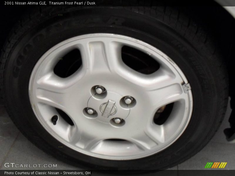 Titanium Frost Pearl / Dusk 2001 Nissan Altima GLE