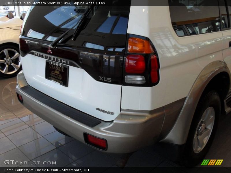 Alpine White / Tan 2000 Mitsubishi Montero Sport XLS 4x4