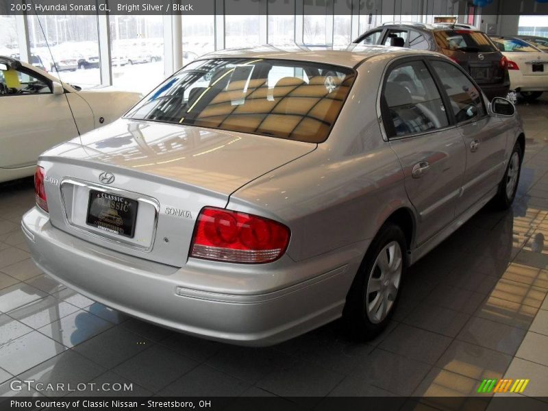 Bright Silver / Black 2005 Hyundai Sonata GL