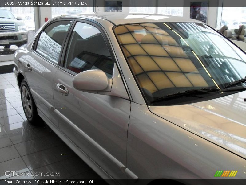 Bright Silver / Black 2005 Hyundai Sonata GL