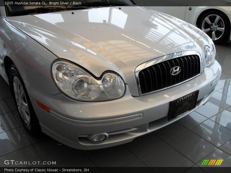 Bright Silver / Black 2005 Hyundai Sonata GL