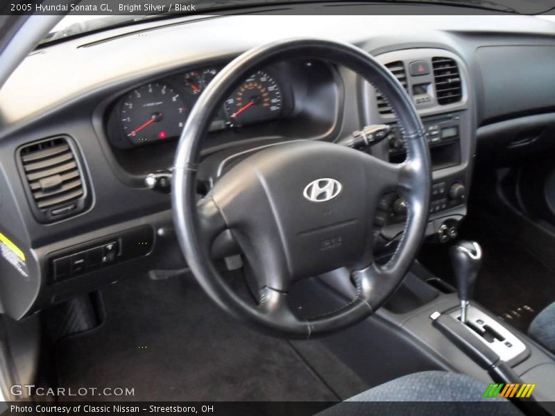 Bright Silver / Black 2005 Hyundai Sonata GL