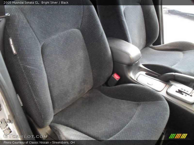 Bright Silver / Black 2005 Hyundai Sonata GL