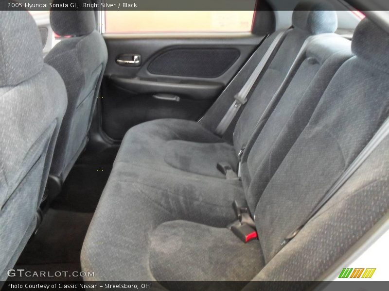 Bright Silver / Black 2005 Hyundai Sonata GL