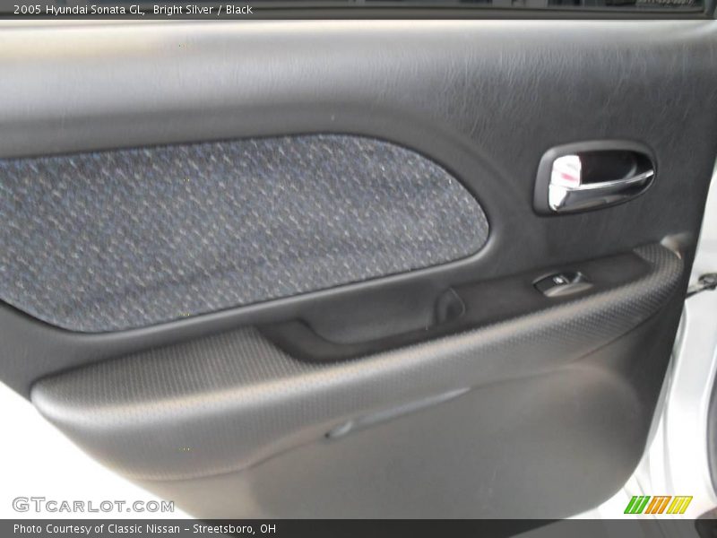 Bright Silver / Black 2005 Hyundai Sonata GL