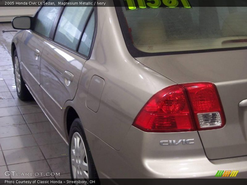 Magnesium Metallic / Ivory 2005 Honda Civic LX Sedan