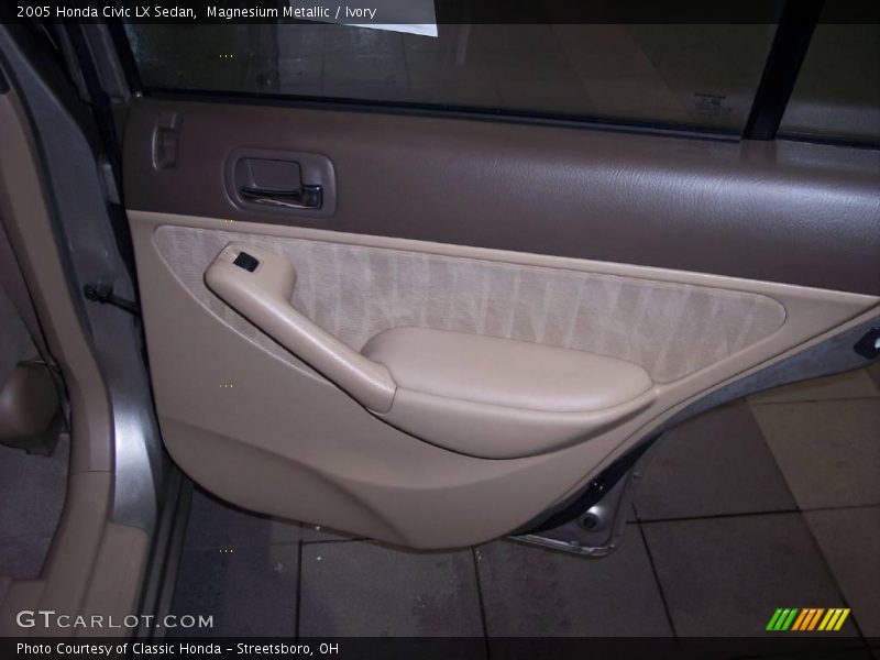 Magnesium Metallic / Ivory 2005 Honda Civic LX Sedan
