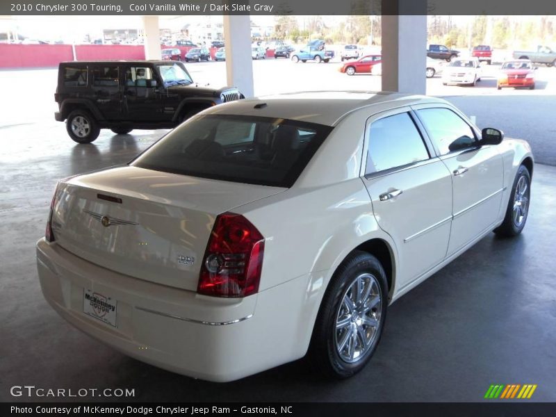 Cool Vanilla White / Dark Slate Gray 2010 Chrysler 300 Touring