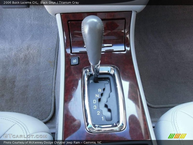 Black Onyx / Titanium Gray 2006 Buick Lucerne CXL