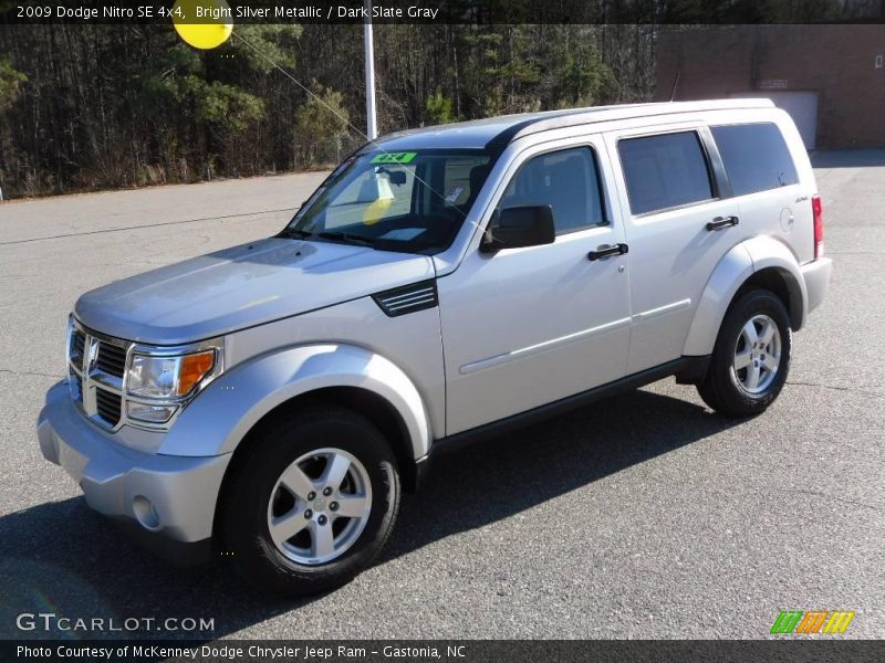 Bright Silver Metallic / Dark Slate Gray 2009 Dodge Nitro SE 4x4