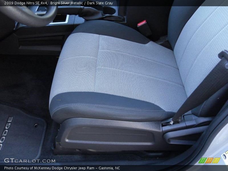 Bright Silver Metallic / Dark Slate Gray 2009 Dodge Nitro SE 4x4