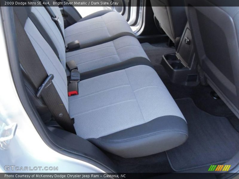Bright Silver Metallic / Dark Slate Gray 2009 Dodge Nitro SE 4x4