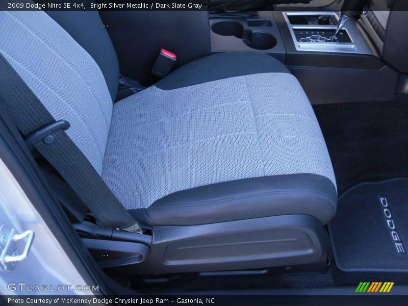 Bright Silver Metallic / Dark Slate Gray 2009 Dodge Nitro SE 4x4