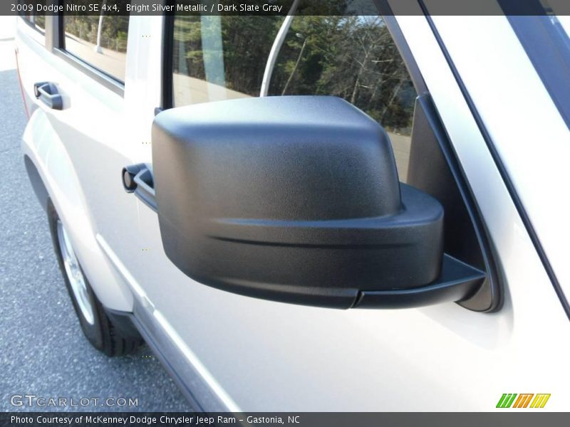 Bright Silver Metallic / Dark Slate Gray 2009 Dodge Nitro SE 4x4