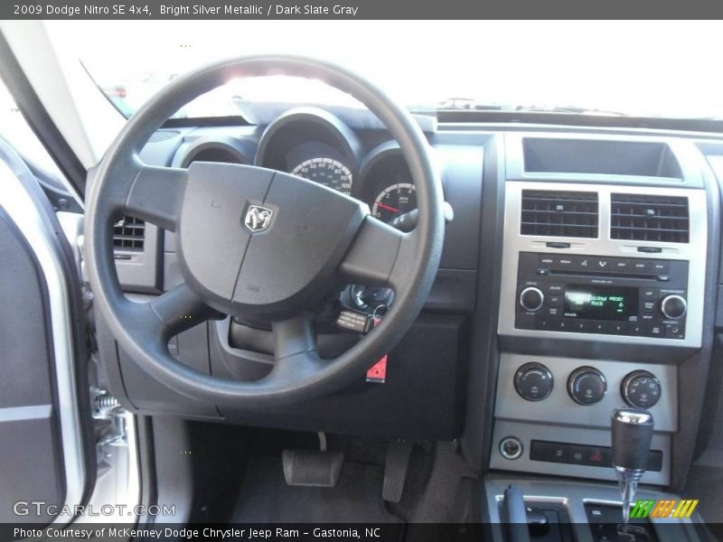 Bright Silver Metallic / Dark Slate Gray 2009 Dodge Nitro SE 4x4