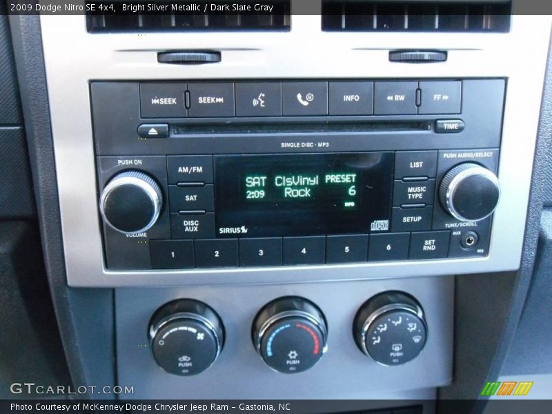Bright Silver Metallic / Dark Slate Gray 2009 Dodge Nitro SE 4x4