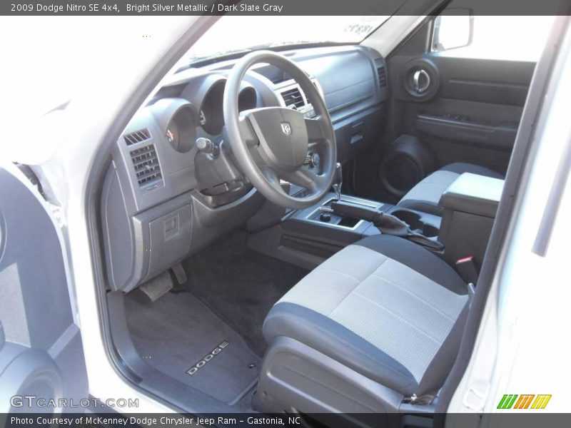 Bright Silver Metallic / Dark Slate Gray 2009 Dodge Nitro SE 4x4