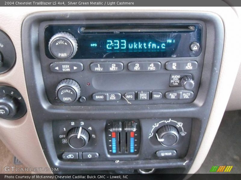 Silver Green Metallic / Light Cashmere 2004 Chevrolet TrailBlazer LS 4x4