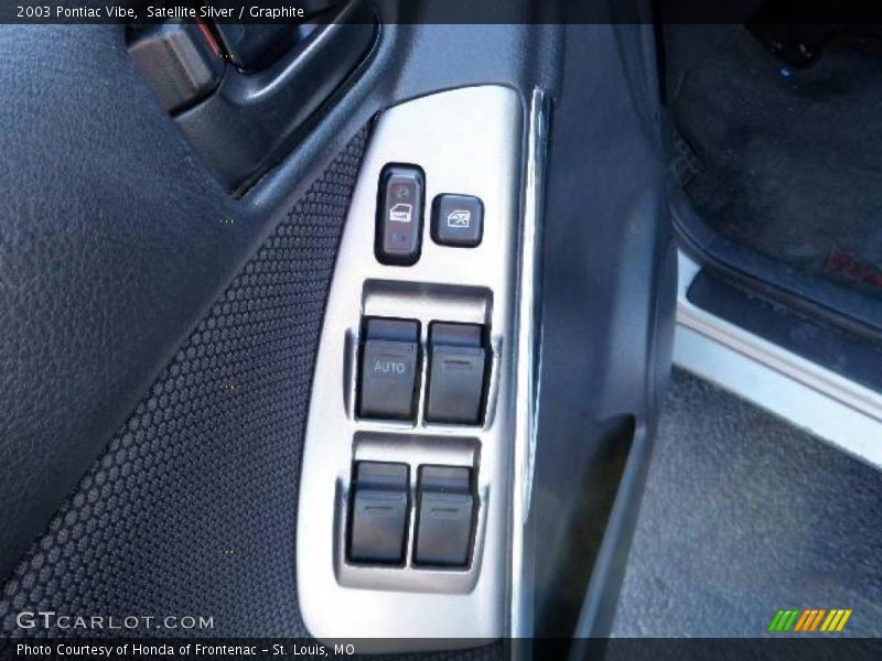 Satellite Silver / Graphite 2003 Pontiac Vibe
